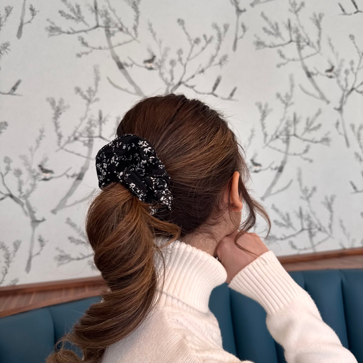 Noir & Blanc Scrunchie